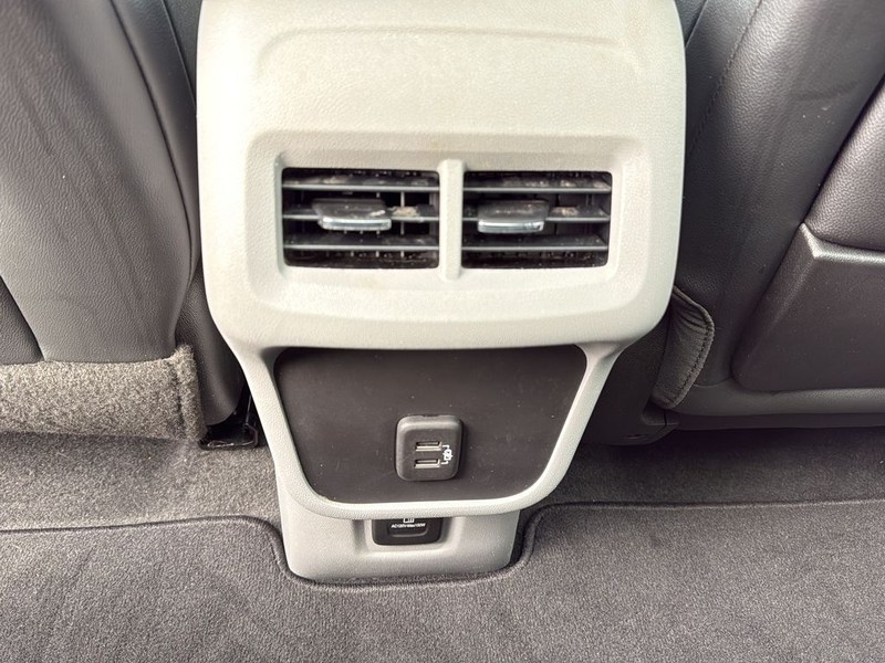 GMC Terrain Vehicle Full-screen Gallery Image 17