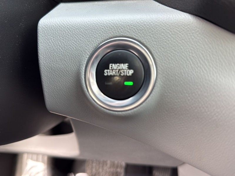 GMC Terrain Vehicle Full-screen Gallery Image 20