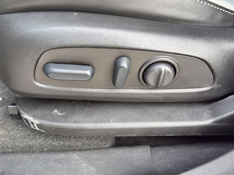 GMC Terrain Vehicle Full-screen Gallery Image 24