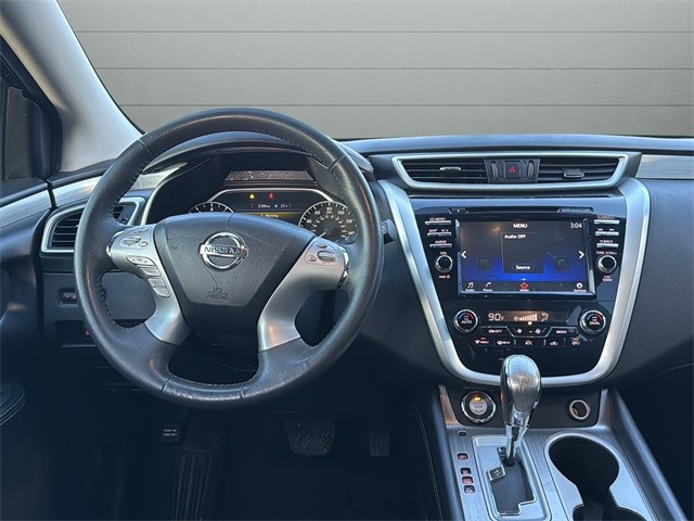 Nissan Murano Vehicle Full-screen Gallery Image 11
