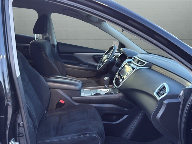 Nissan Murano Vehicle Full-screen Gallery Image 13