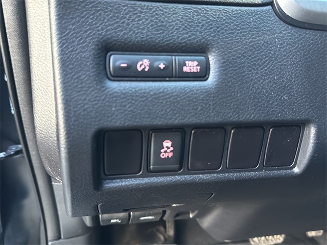 Nissan Murano Vehicle Full-screen Gallery Image 16