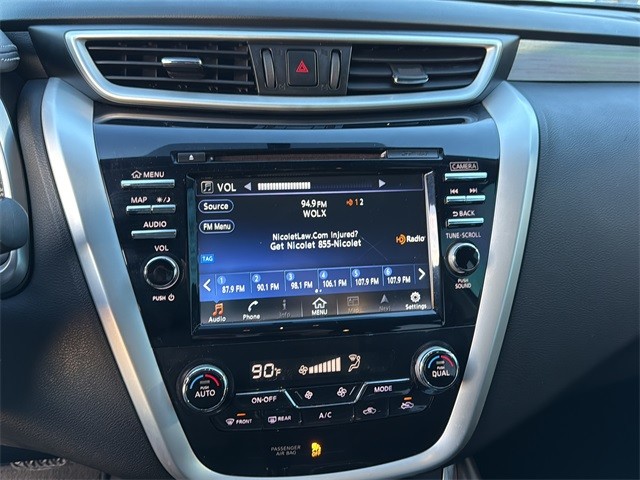 Nissan Murano Vehicle Full-screen Gallery Image 20