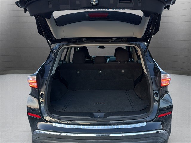 Nissan Murano Vehicle Full-screen Gallery Image 22