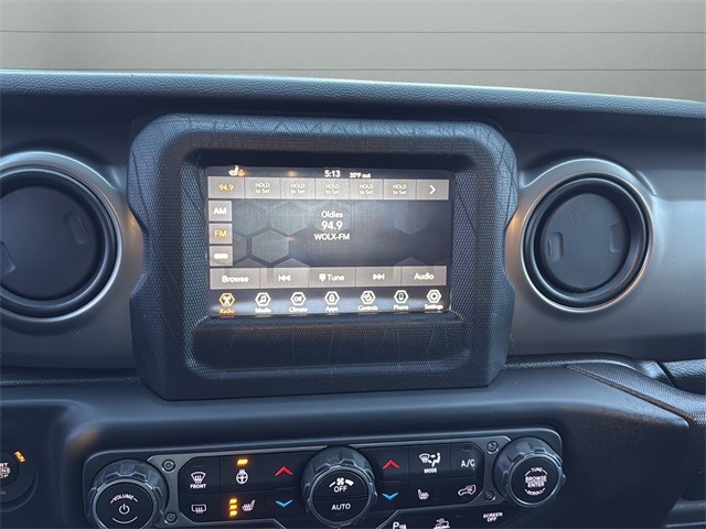 Jeep Gladiator Vehicle Full-screen Gallery Image 31