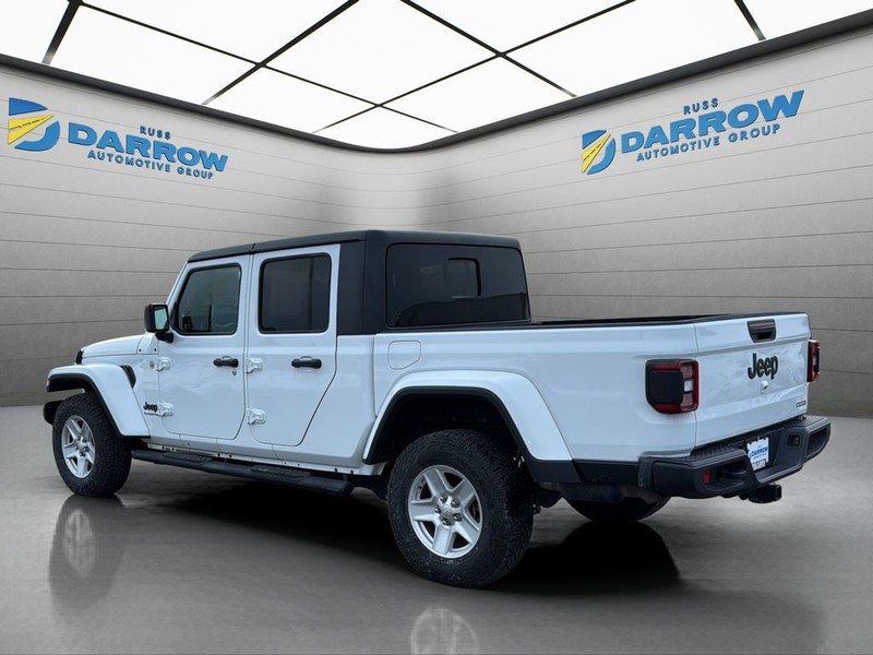 Jeep Gladiator Vehicle Full-screen Gallery Image 5