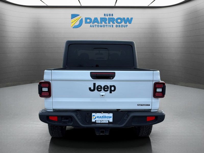 Jeep Gladiator Vehicle Full-screen Gallery Image 7
