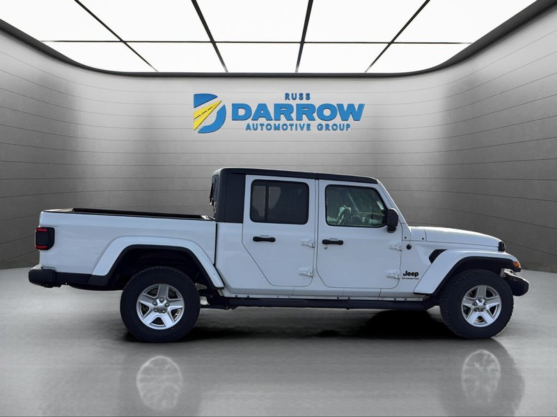 Jeep Gladiator Vehicle Full-screen Gallery Image 12