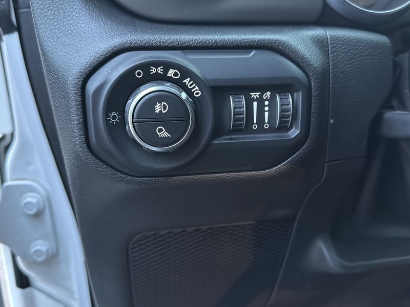 Jeep Gladiator Vehicle Full-screen Gallery Image 26