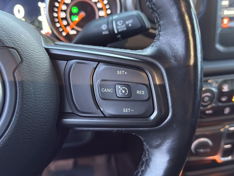 Jeep Gladiator Vehicle Full-screen Gallery Image 27