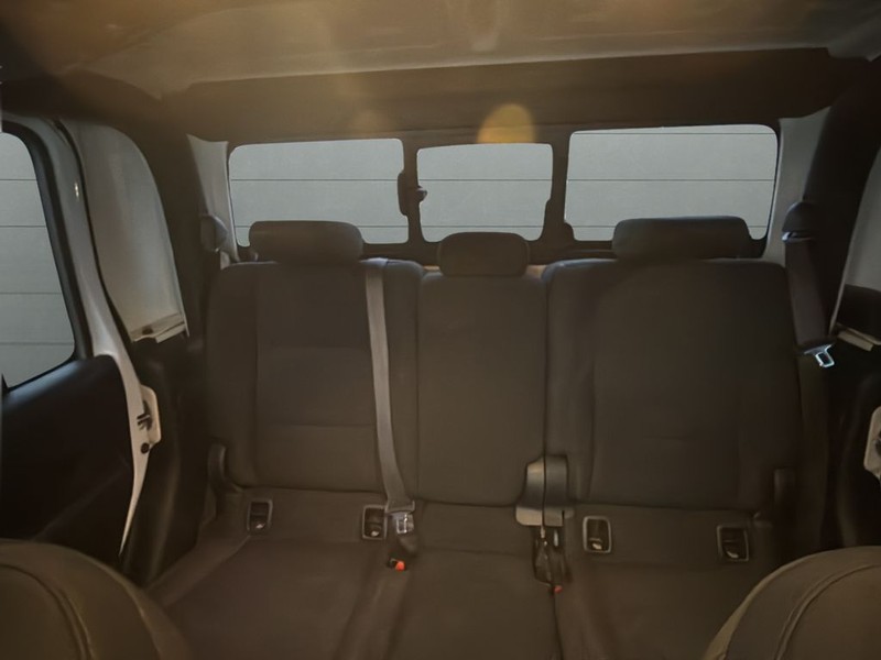 Jeep Gladiator Vehicle Full-screen Gallery Image 36