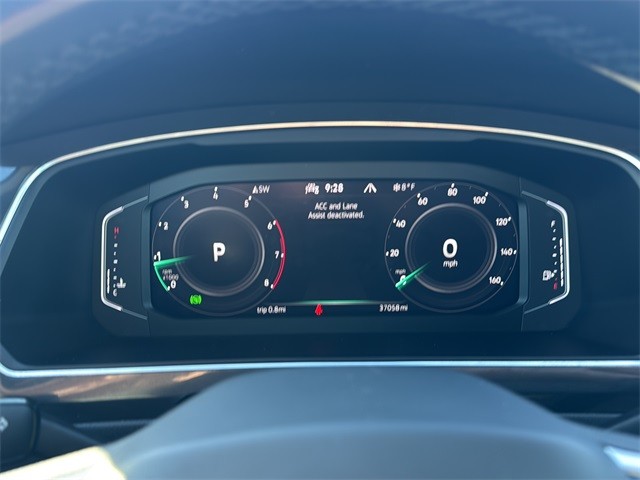 Volkswagen Tiguan Vehicle Full-screen Gallery Image 21