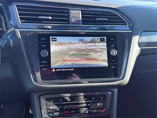 Volkswagen Tiguan Vehicle Full-screen Gallery Image 32