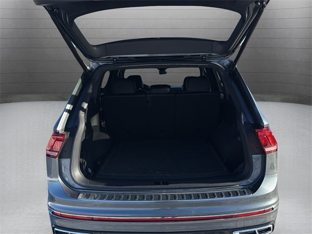 Volkswagen Tiguan Vehicle Full-screen Gallery Image 34