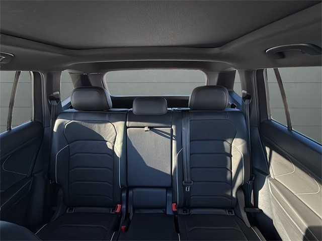 Volkswagen Tiguan Vehicle Full-screen Gallery Image 37