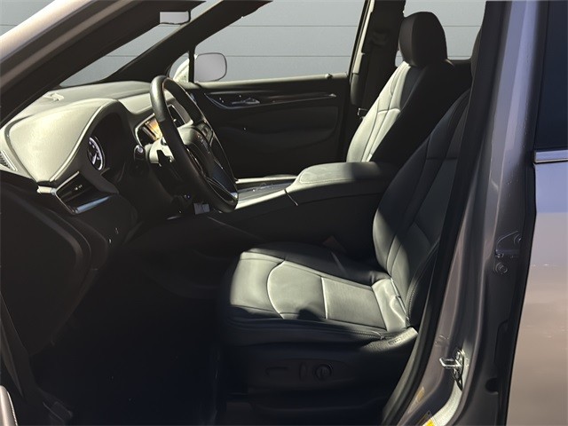 Buick Enclave Vehicle Full-screen Gallery Image 10