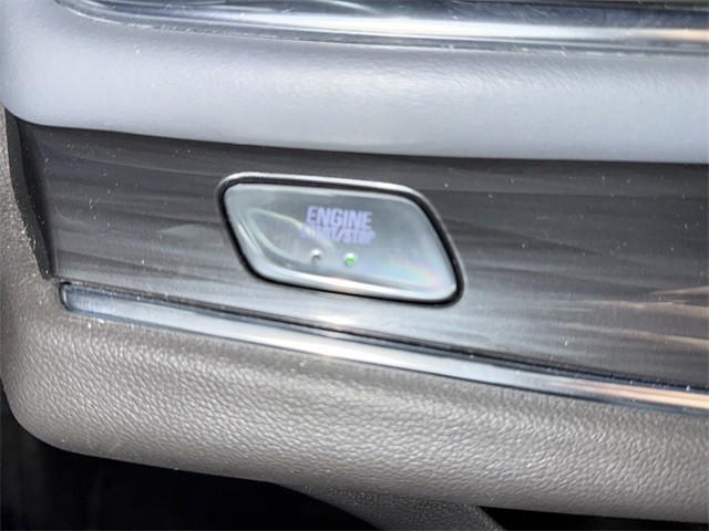 Buick Enclave Vehicle Full-screen Gallery Image 20