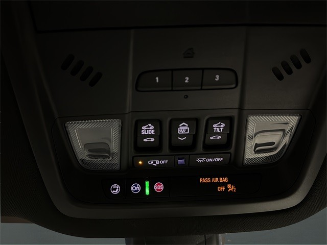 Buick Enclave Vehicle Full-screen Gallery Image 23