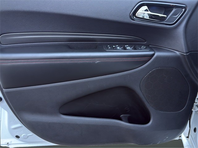 Dodge Durango Vehicle Full-screen Gallery Image 11