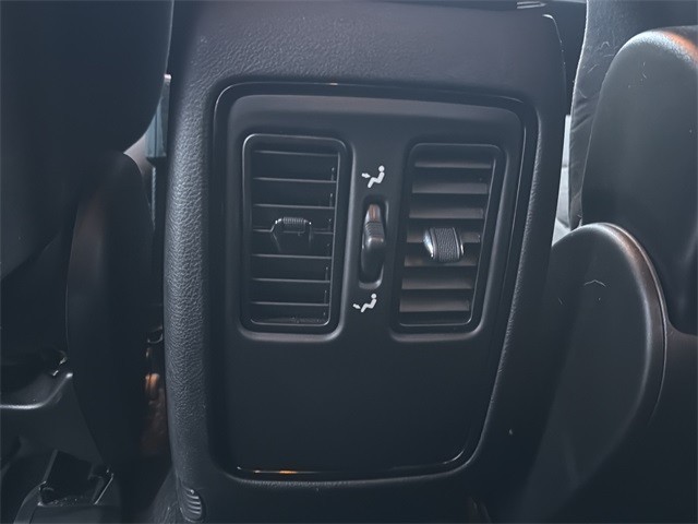 Dodge Durango Vehicle Full-screen Gallery Image 17