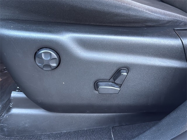 Dodge Durango Vehicle Full-screen Gallery Image 25