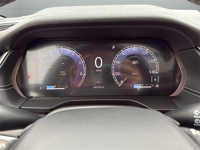 Jeep Grand Cherokee L Vehicle Full-screen Gallery Image 13