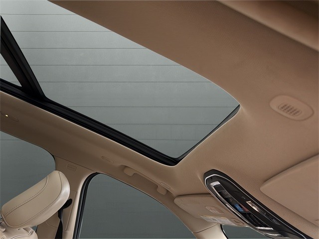 Jeep Grand Cherokee L Vehicle Full-screen Gallery Image 16