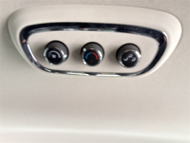 Dodge Durango Vehicle Full-screen Gallery Image 32