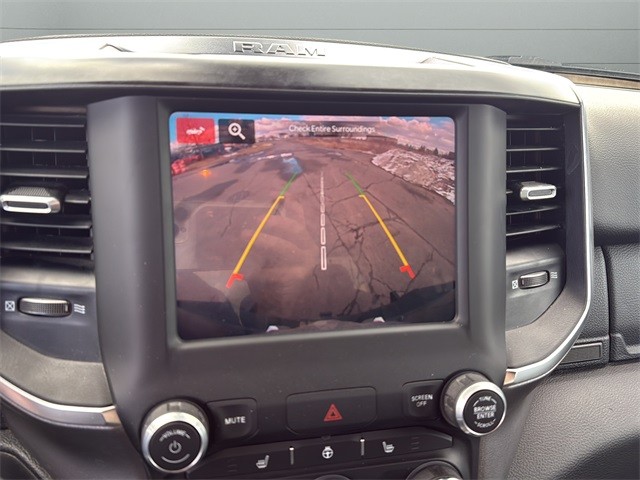 Ram 1500 Vehicle Full-screen Gallery Image 21