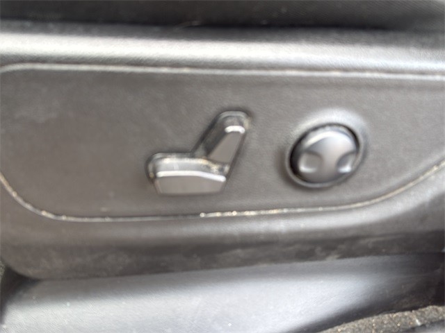 Ram 1500 Vehicle Full-screen Gallery Image 25