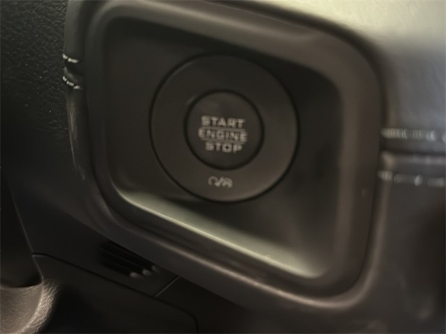 Jeep Wrangler Vehicle Full-screen Gallery Image 20