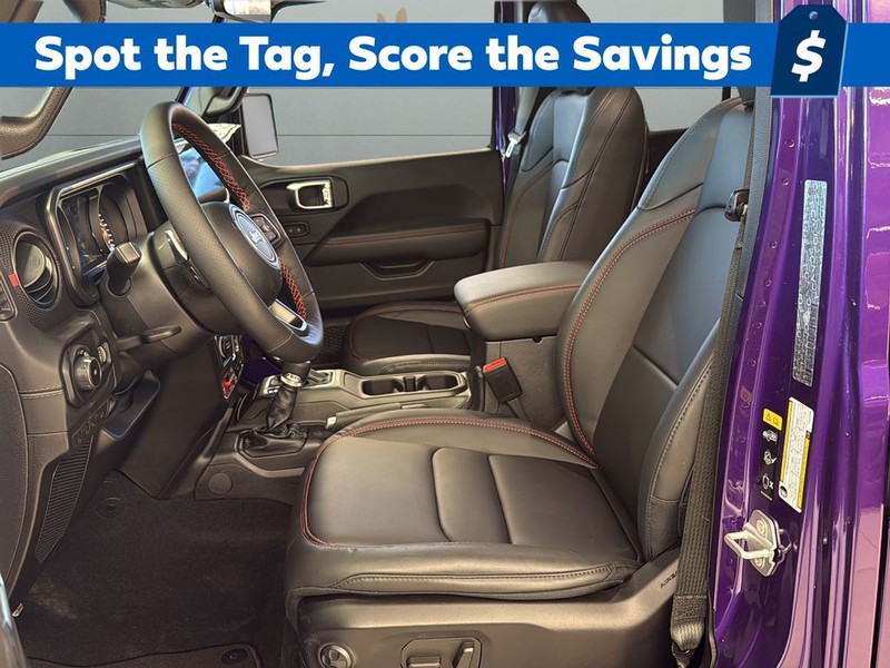 Jeep Wrangler Vehicle Full-screen Gallery Image 10