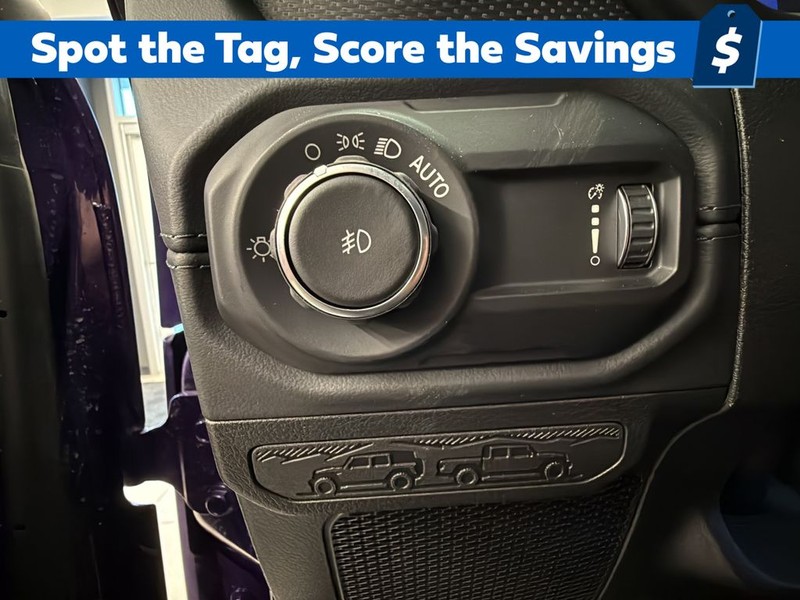 Jeep Wrangler Vehicle Full-screen Gallery Image 18