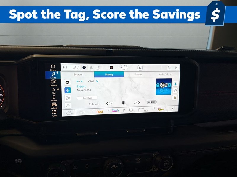 Jeep Wrangler Vehicle Full-screen Gallery Image 23