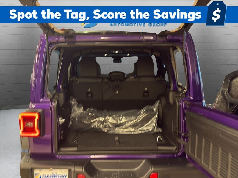 Jeep Wrangler Vehicle Full-screen Gallery Image 26