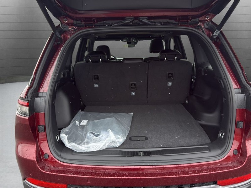 Jeep Grand Cherokee Vehicle Full-screen Gallery Image 26