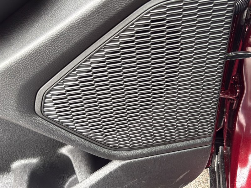 Jeep Grand Cherokee Vehicle Full-screen Gallery Image 27