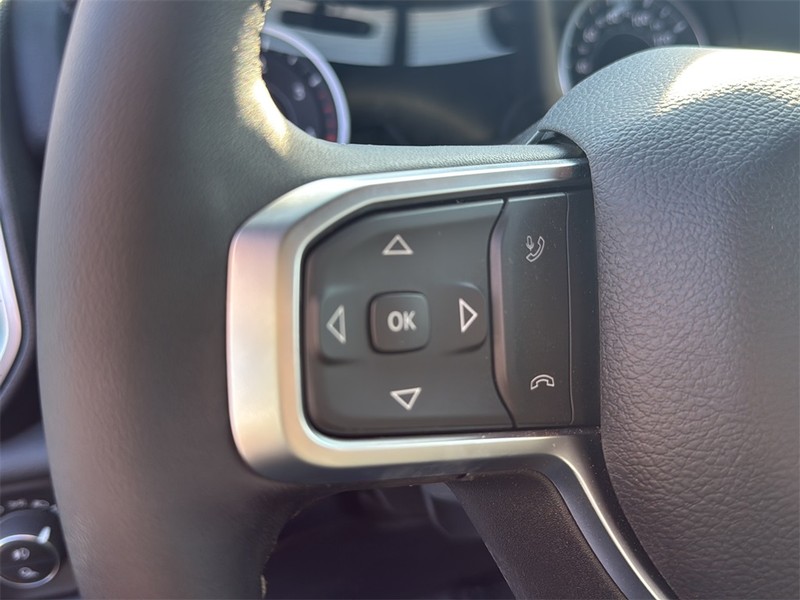 Ram 2500 Vehicle Full-screen Gallery Image 9