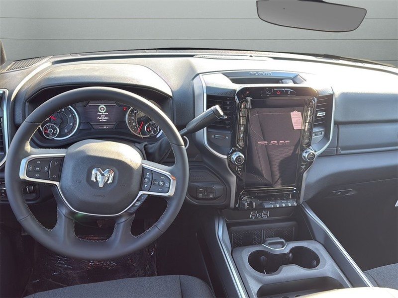 Ram 2500 Vehicle Full-screen Gallery Image 12