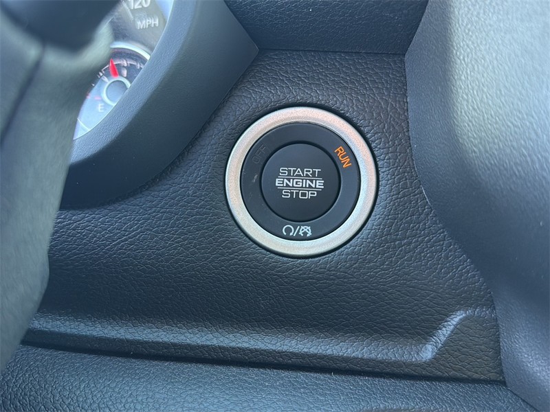 Ram 2500 Vehicle Full-screen Gallery Image 20