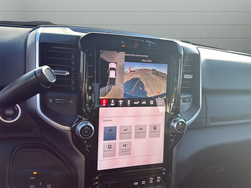 Ram 2500 Vehicle Full-screen Gallery Image 22