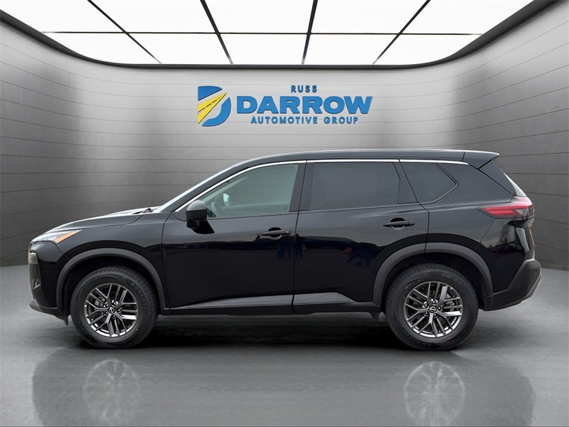 Nissan Rogue Vehicle Full-screen Gallery Image 2