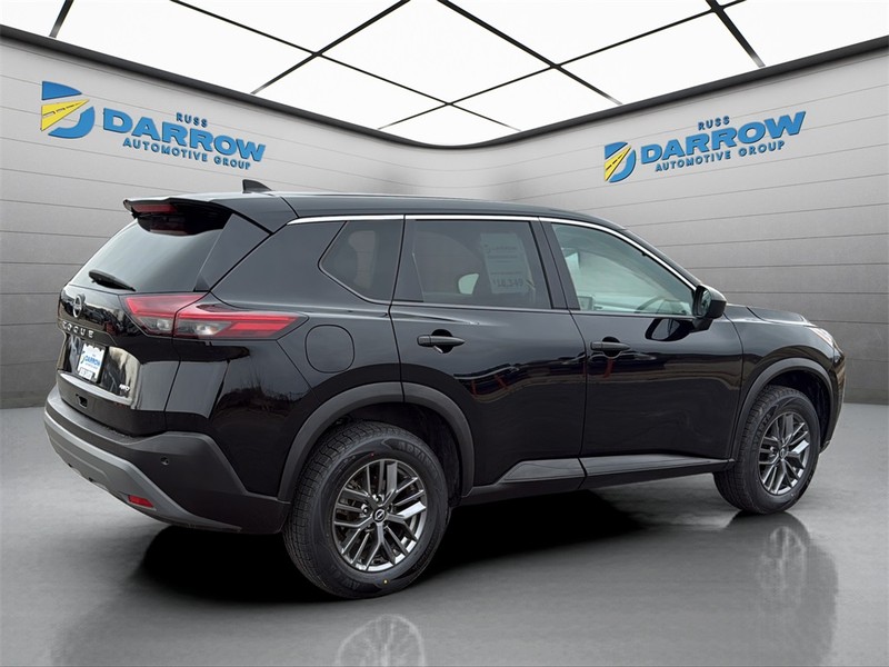 Nissan Rogue Vehicle Full-screen Gallery Image 5