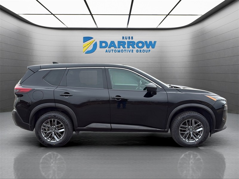 Nissan Rogue Vehicle Full-screen Gallery Image 6