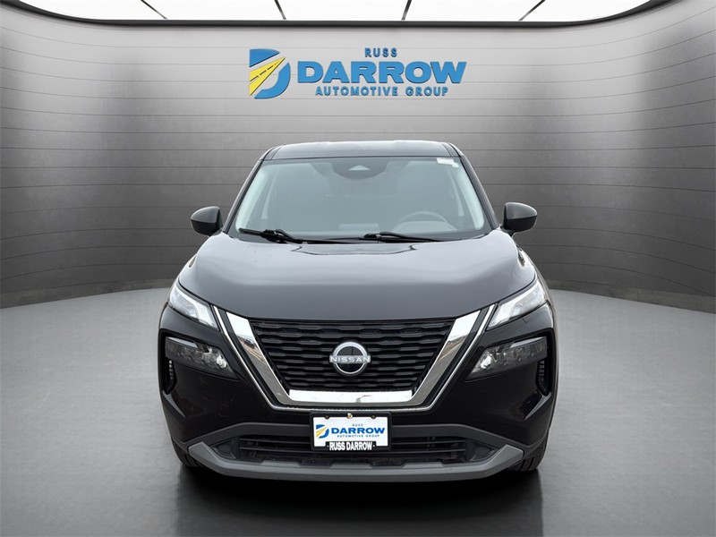 Nissan Rogue Vehicle Full-screen Gallery Image 8