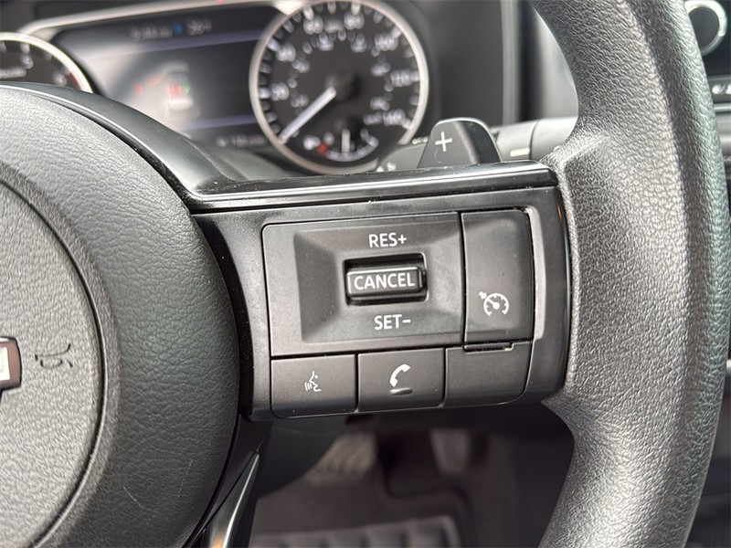 Nissan Rogue Vehicle Full-screen Gallery Image 19