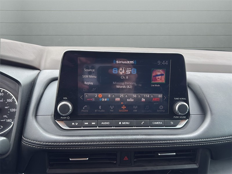 Nissan Rogue Vehicle Full-screen Gallery Image 22