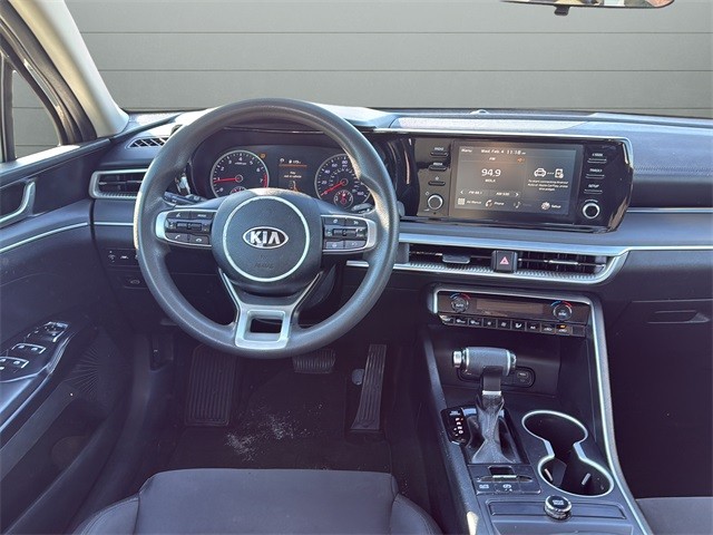 Kia K5 Vehicle Full-screen Gallery Image 12
