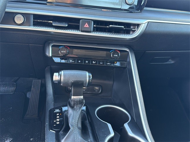 Kia K5 Vehicle Full-screen Gallery Image 20