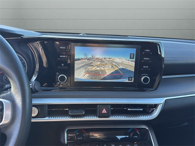 Kia K5 Vehicle Full-screen Gallery Image 22